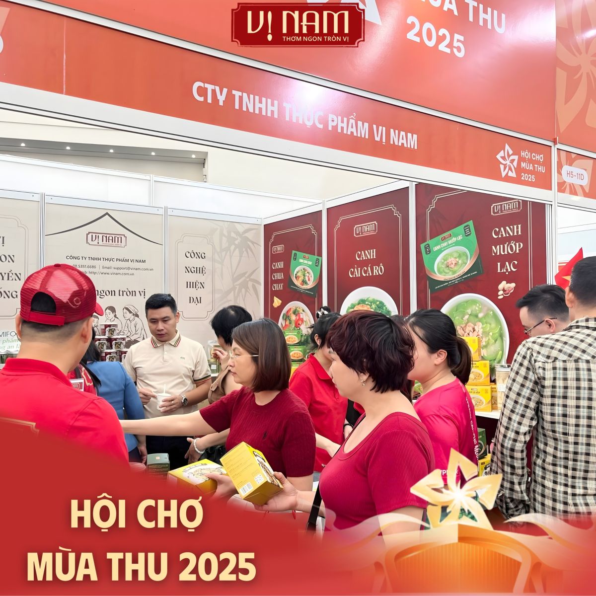 Đông đảo khách hàng ghé thăm gian hàng của Vị Nam